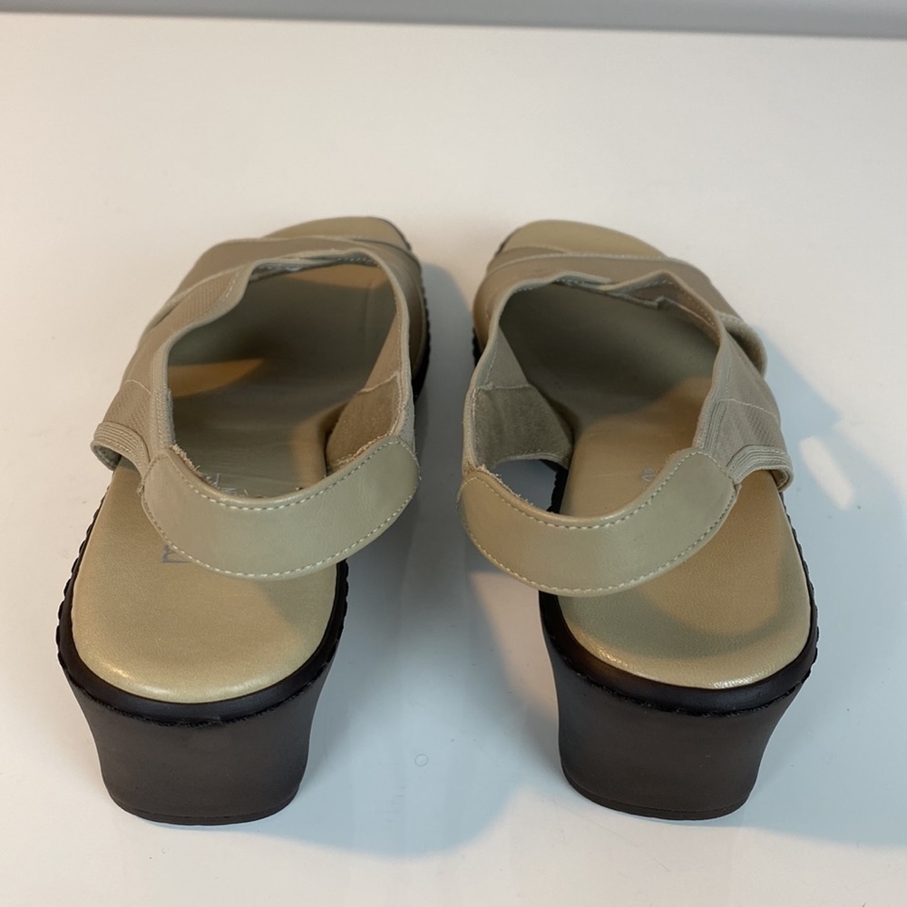 Munro Ava Taupe Stretch Slingback Heeled Sandals Size 7.5N - Picture 7 of 15